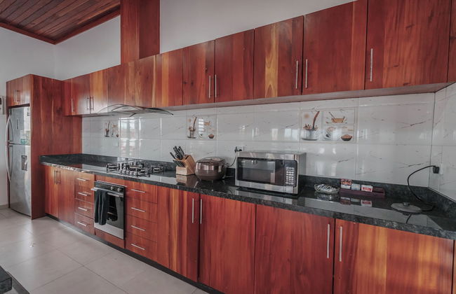 Lake Side Deluxe Villa - Photo 10