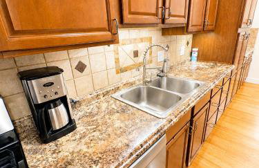 The Heights Haven, Spacious 6 Bedrooms Townhouse with Patio - Foto 11