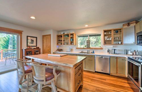 Mid-Century Cabin with Deck and Puget Sound Vistas! - Foto 8