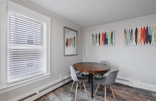 Stylish & Large Top Floor w Private Front Porch - Foto 6