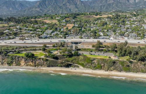 Private Balcony and Coastal Escape - Foto 13