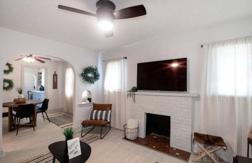 Home Sweet Home - Loft 3 BR - 1 BA WIFI SMART TV - Photo 3