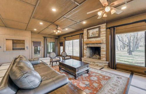 Spacious Ranch Style Home w Cinema Room - Foto 8