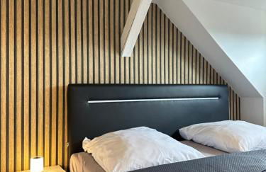 Schönes City-Apartment mit 2 Schlafzimmer, Parkplatz, ruhig und hell, D46-DG - Photo 1