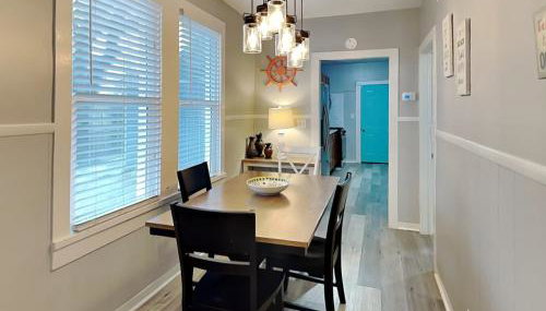 Pleasure Pier Retreat Manor by Ryson Vacation Rentals - Foto 4, furniture