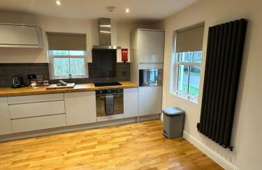 3 Bed house near Tenby with Hot Tub - Photo 28