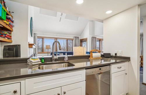 Highridge B20 Spectacular Top Floor Two Bedroom with Loft Condo with Scenic Views and Sports Center - Foto 31