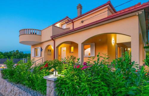 Holiday Home Villa Mile mit beheiztem Pool- Grill und Terrasse by Interhome - Foto 1