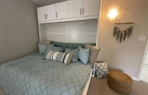 Secluded Luxe 5BR Estate| Pool, Wineries, Near ND - Foto 32