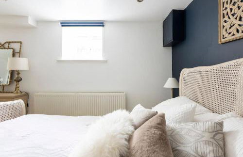 2 double bedroom large modern self contained apartment Free parking - Foto 31