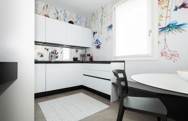 Luxury 2 in Como With 2 Bedrooms and 2 Bathrooms - Photo 3