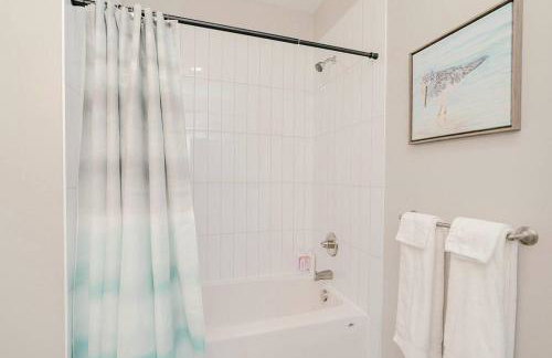 Ice Ice Baby Downtown Newport News - Foto 26