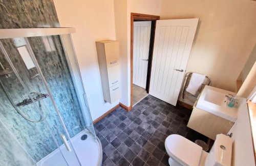 Ochil 9 with Private Hot Tub - Fife - Loch Leven - Lomond Hills - Pet Friendly - Photo 15