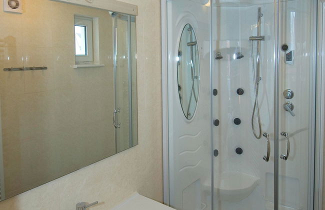 Villa With Private Garden - Foto 7