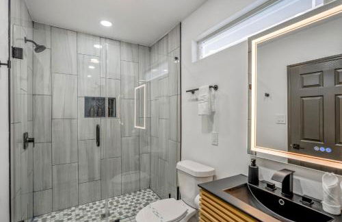 HTX Ultra Hotel Suite #2 - Photo 2