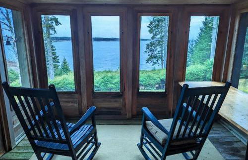 Oceanfront Crackling Cove Cottage Family firer pit slleeps 6 - Foto 4