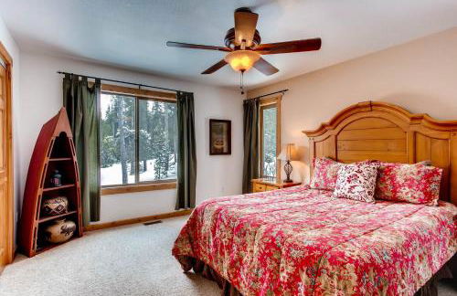 Serene Mountain Cabin Nestled Amongst the Pines - Alpenhaus - Foto 13