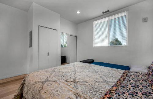 Modern 1-Bedroom Loft in Hollywood with Parking, WiFi & Hollywood Sign View - Foto 17