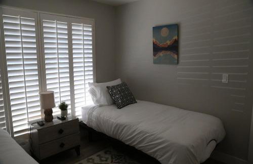 Updated 4-bedroom home centrally located - Foto 10