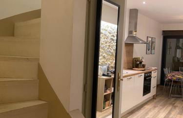 Au pied de la Cité Médiévale, piscine, vue extraordinaire, gîte La Trivala à Carcassonne - Photo 10