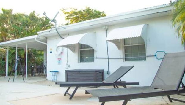 Charming 4BR Home With Heated Pool in Hollywood - Foto 5, Habitación