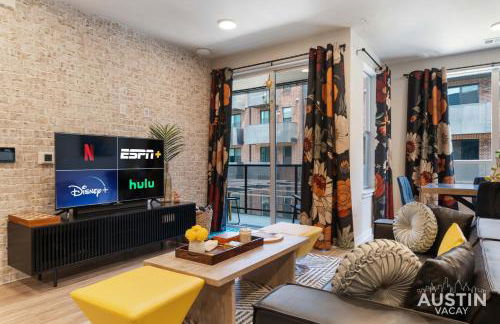 Pool Boxing Gym and Live Music Drinks 2BR 2BA S Austin Condo By Austin Vacay - Foto 36