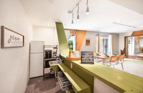 Kirkland Oasis Chic Basement Retreat with Hot Tub - Foto 15