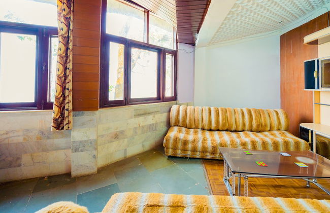 OYO 13693 Home Royal Wood 3BHK Mall Road - Foto 18