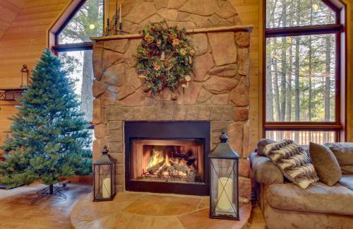 Hike, Fish and Relax Fireside! Forest Lakes Cabin - Foto 6