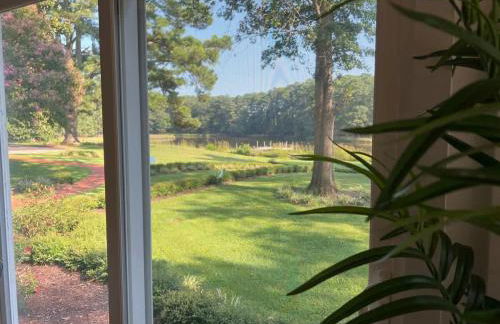 Vaux Hall Manor - 5BR Historic Farmhouse on Bay - Foto 52