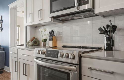 Blue Haven - Pool, City Views, Free Parking - Foto 17