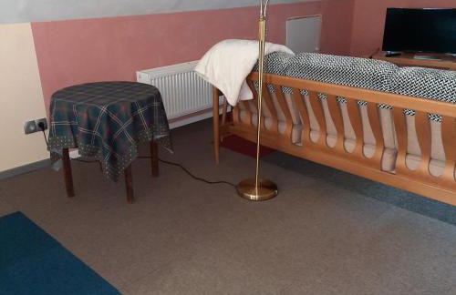 Farbenfrohe Dachgeschoßwohnung - Foto 14