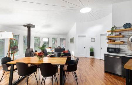 Cabin w hot tub & fire pit at The Woods Resort - Foto 13