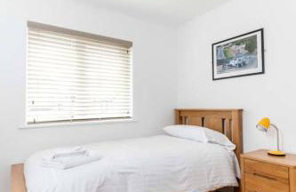 Spacious Modern Garden Family Home - Photo 23