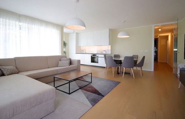 New Apartments with Pool near Beach - Photo 12