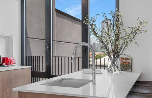 149BK-601 NEW PH 2BR-2Bath Private Rooftop W D - Foto 5