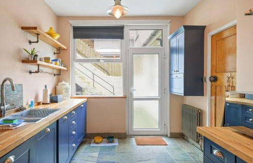 Cosy Home on the Waterfront Private Parking - Foto 8