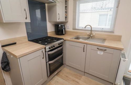 Cresswell Towers - Photo 9