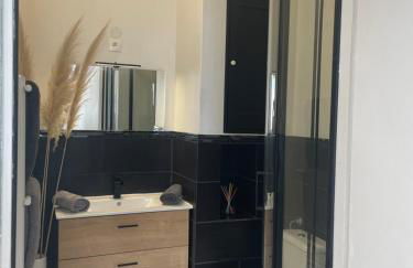 Appartement 35 m2 1er étage 200 m de la mer avec jardin - Photo 7