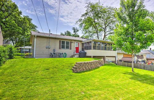 6 Mi to Old Market Home with BBQ-Ready Patio! - Foto 1