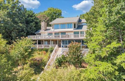 Lake Allure - Private Dock, Indoor Pool, and Hot Tub - Foto 1