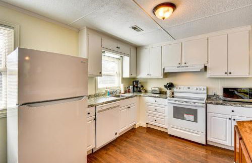 Dock and Views Family Retreat on Lake Hartwell! - Foto 6