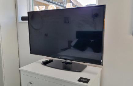 Sittingbourne 1 bed self-contained annex, with parking - Photo 42