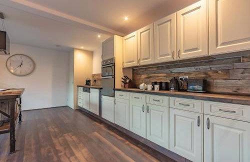 Cotswold holiday let with hot tub - The Old Garage - Foto 9