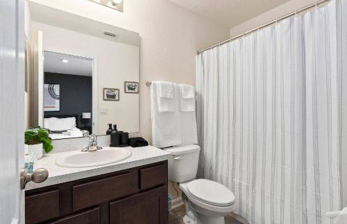 Elegant & Upscale 2BR Townhome. - Foto 19