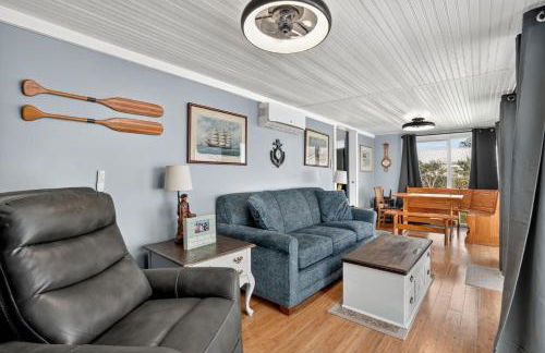 Welcome to Hokie Haven by the Bay - where Chesapeake sunsets meet Hokie spirit. - Foto 23