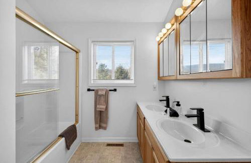 Bright Mountain Cabin with Game Room & Golf Course Views Near Hedgesville, West Virginia - Foto 51