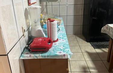 Casa Bem Aconchegante com 02 Quartos 03 camas - Foto 2