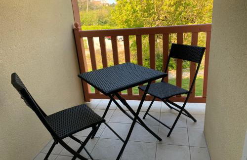 À COTÉ DE LA BAIE DE CANCHE-Appt 4pers-Linge compris-Lits faits-1CHB 1 lit double-1CABINE 1 lit superposé-2SDB-piscine-parking-boulodrome-tennis - Foto 4