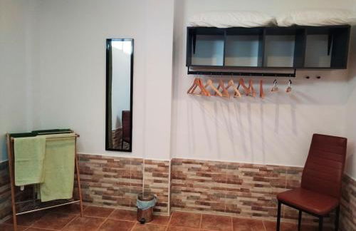 Serene mountain views Spacious garden and sole use of the 10x5m pool - Foto 24